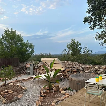 Camping Caravan By Noches De Calig